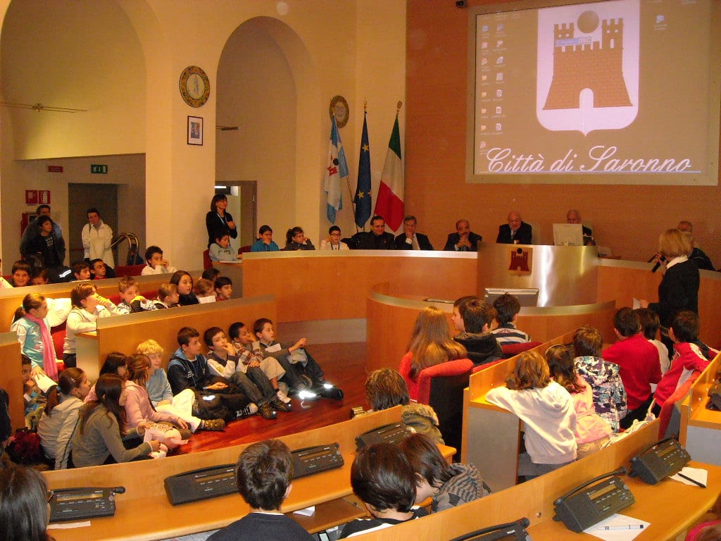Saronno conferisce la cittadinanza italiana ai bambini stranieri nati in Italia