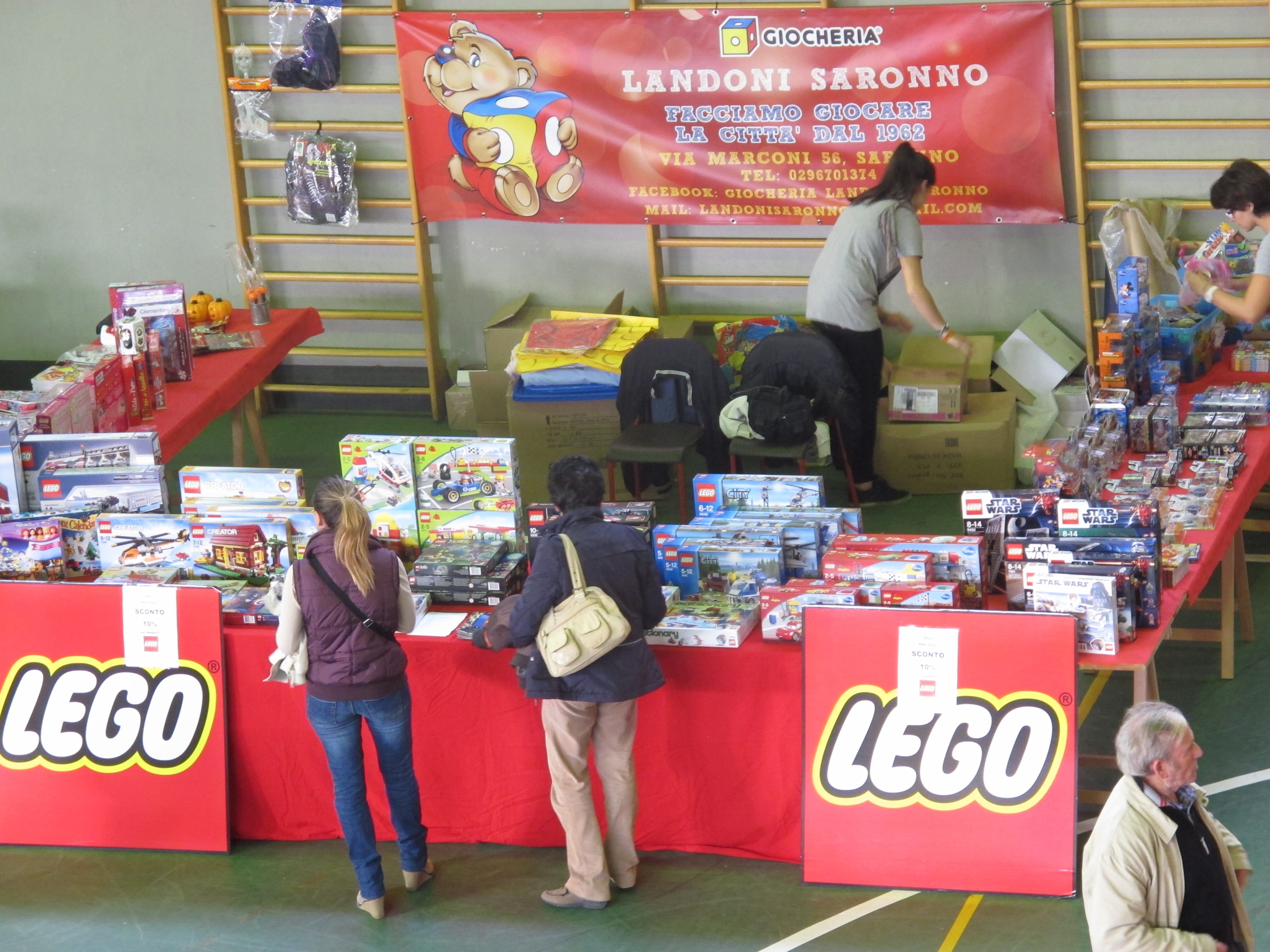 Mattoncini che passione a Tradate, per Lego e Duplo che il “Frera bricks party”
