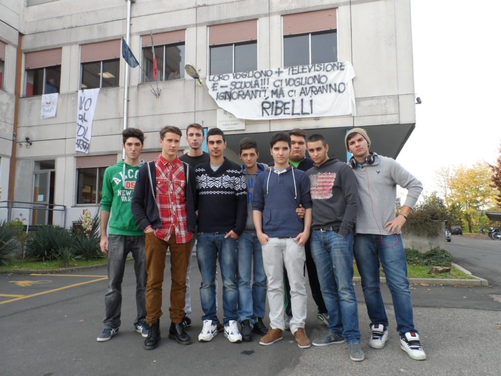 Zappa e Riva studenti nei corridoi: lo sciopero bianco dilaga a Saronno