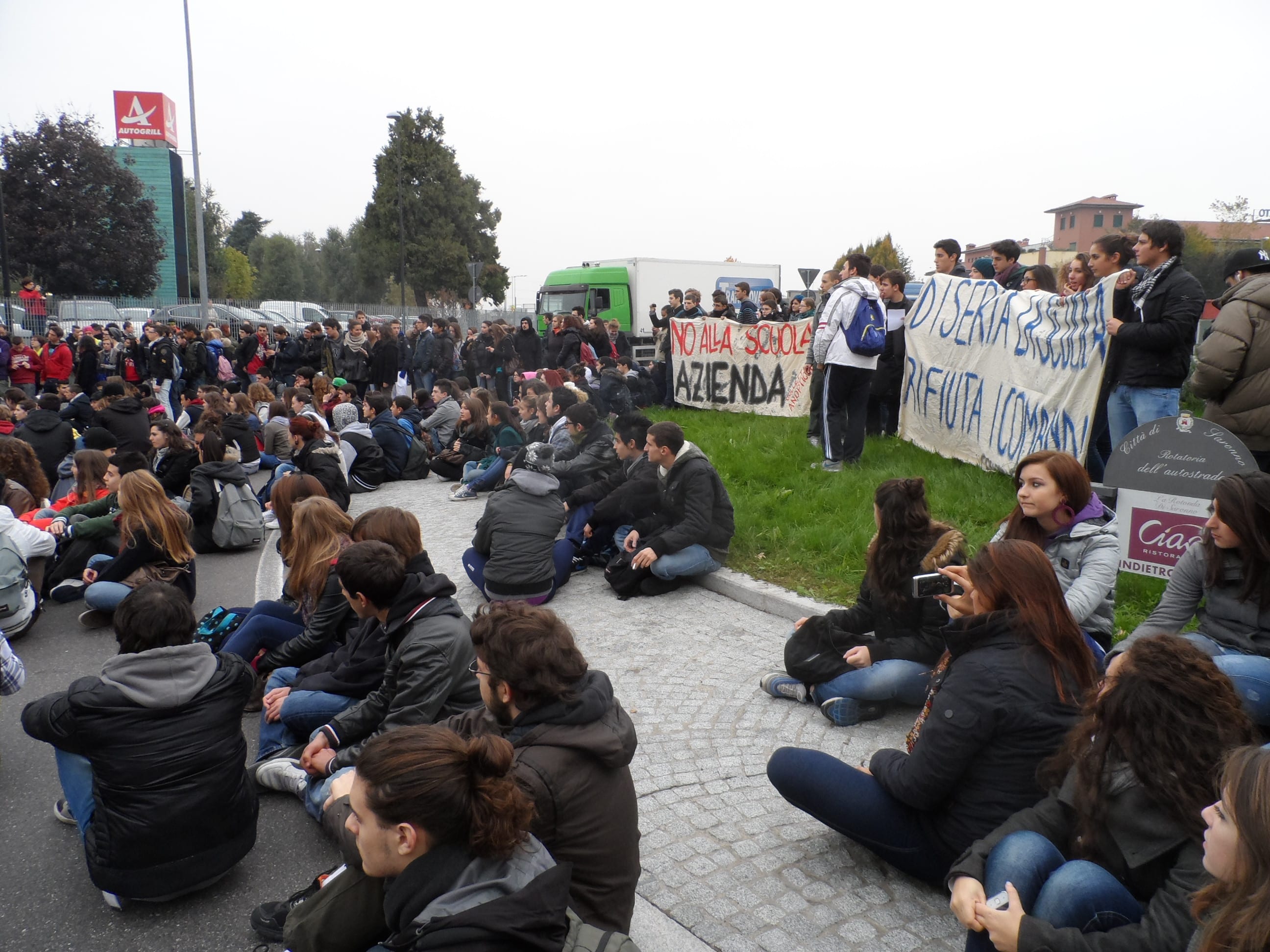 Il Collettivo Anopticon rilancia:”La protesta studentesca non è ancora finita”