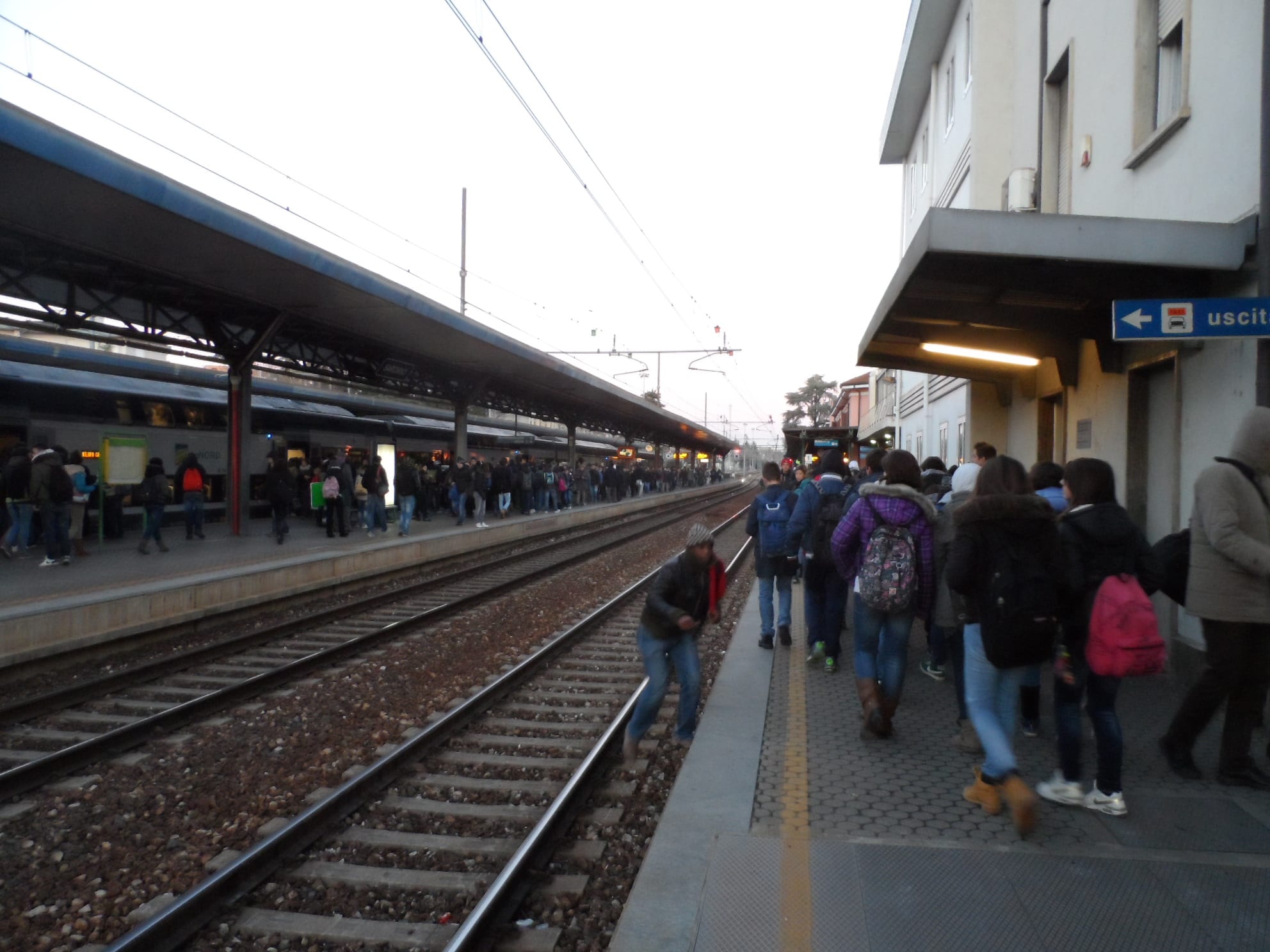 Treno guasto a Lomazzo, si blocca la Saronno-Como