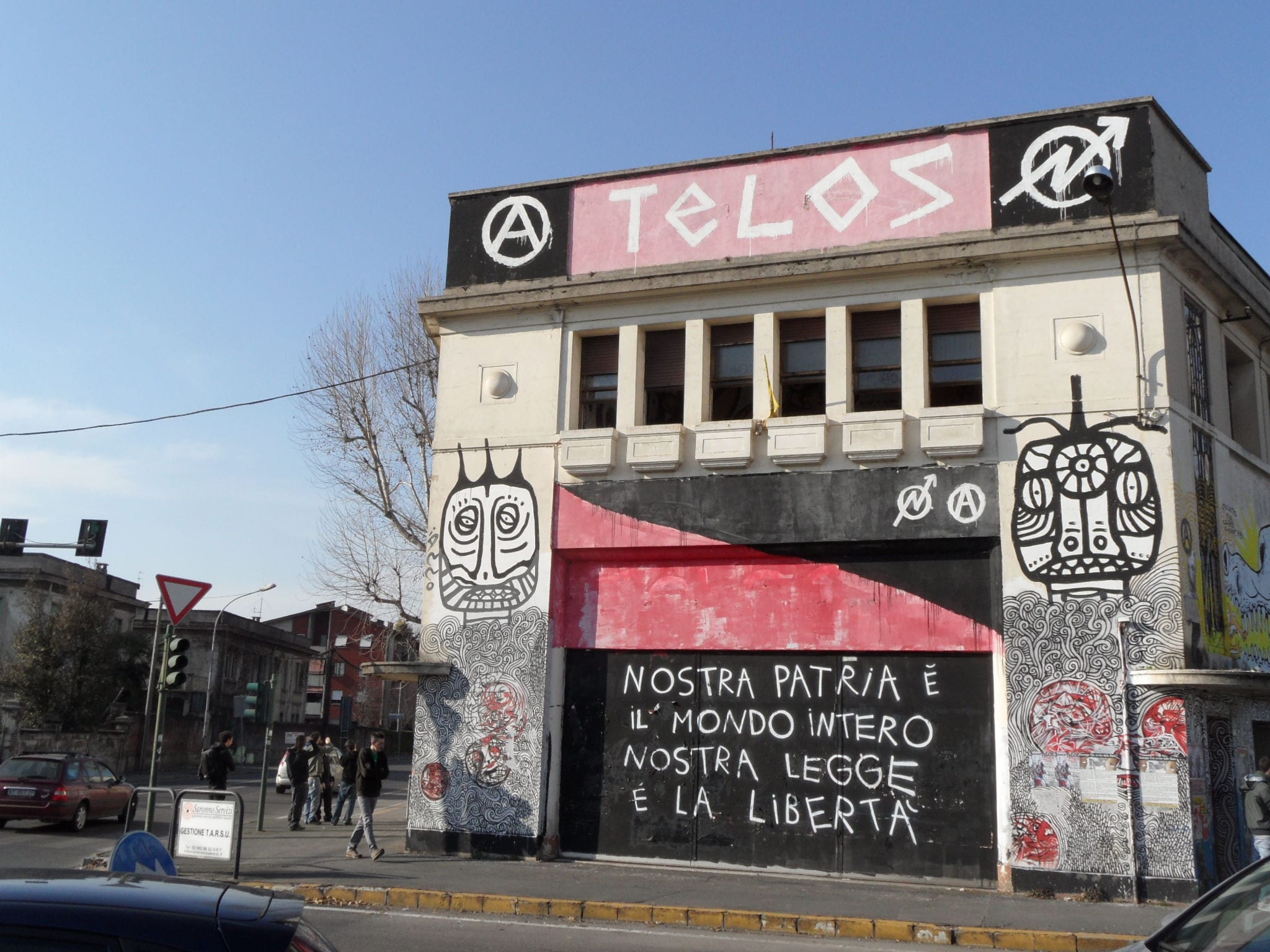 Oggi il Telos cambia volto: via i vecchi graffiti, ne arrivano di nuovi