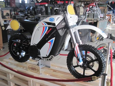E’ tutta “made in Origgio” la moto elettrica che fa il pieno con 50 centesimi