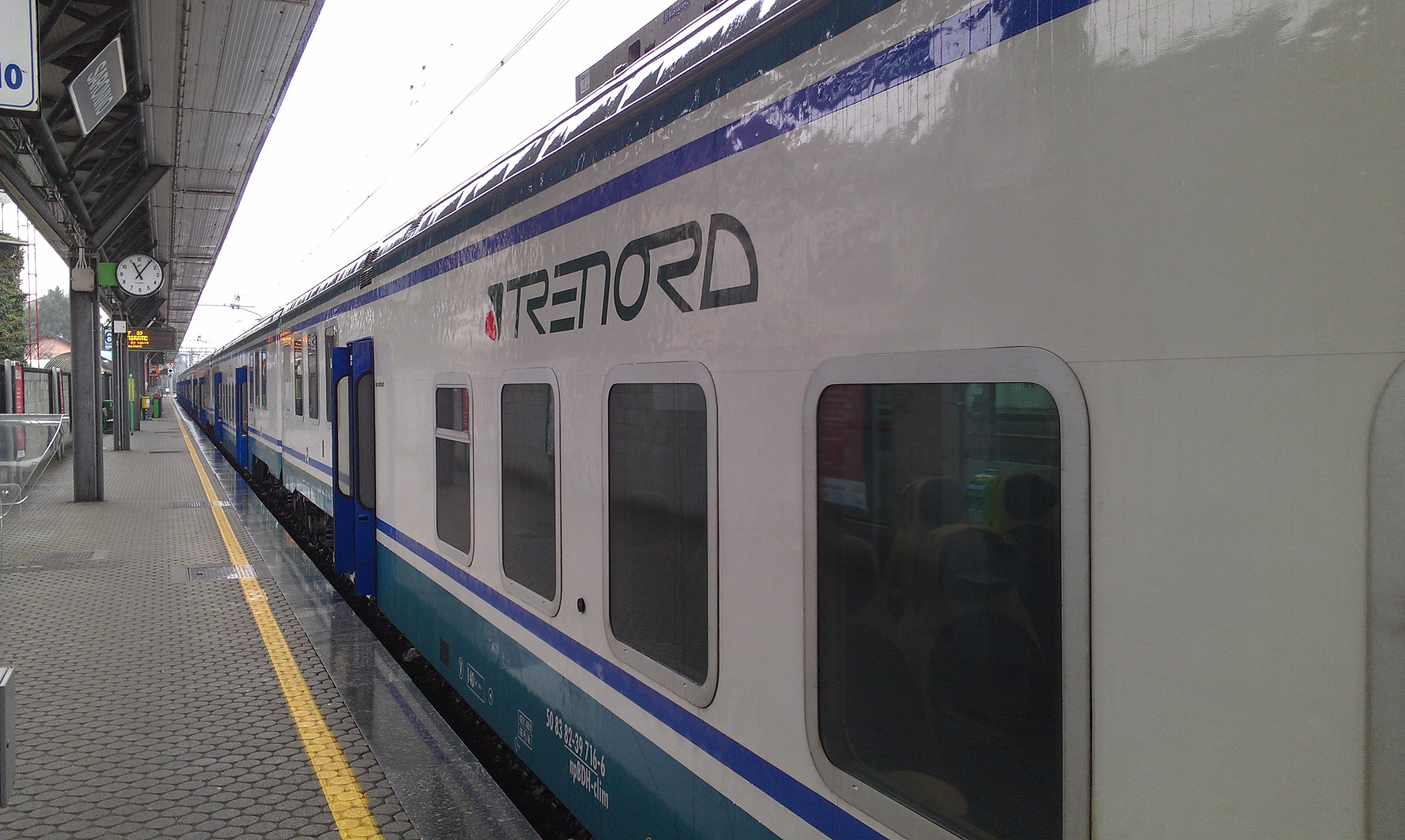 Treni cancellati sulla Saronno-Seregno, la protesta di un pendolare