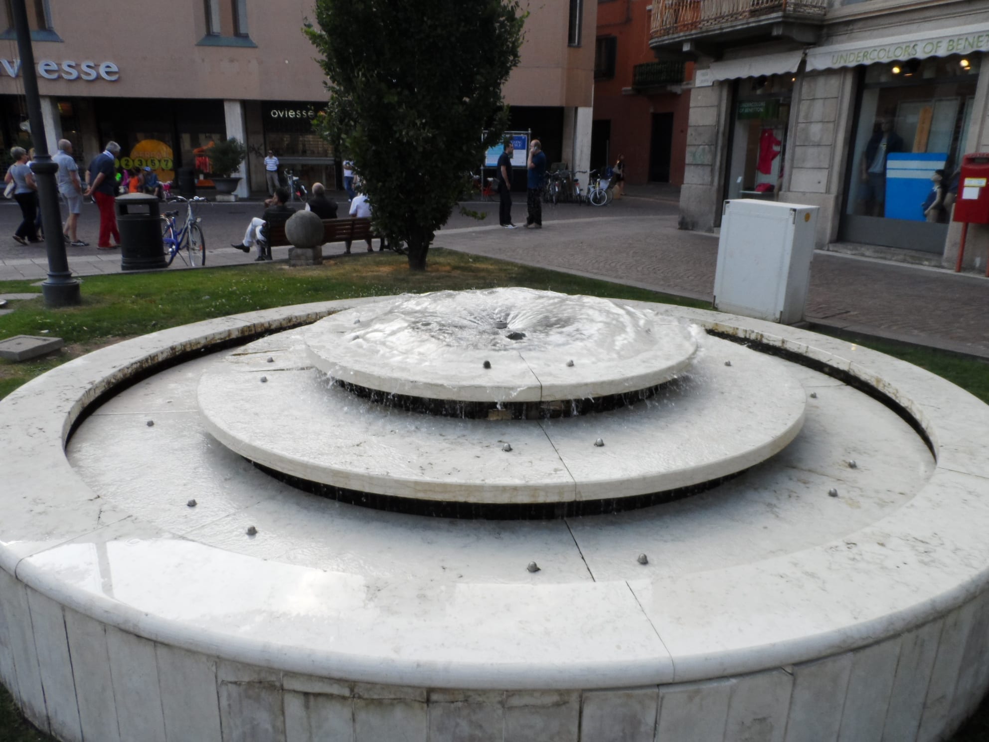 fontana piazza Libertà pulita (3)