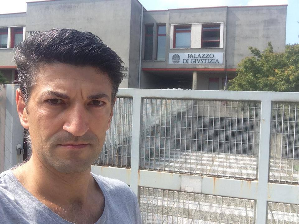 Tribunale chiuso, presidio di Saronno 2015 davanti ai cancelli