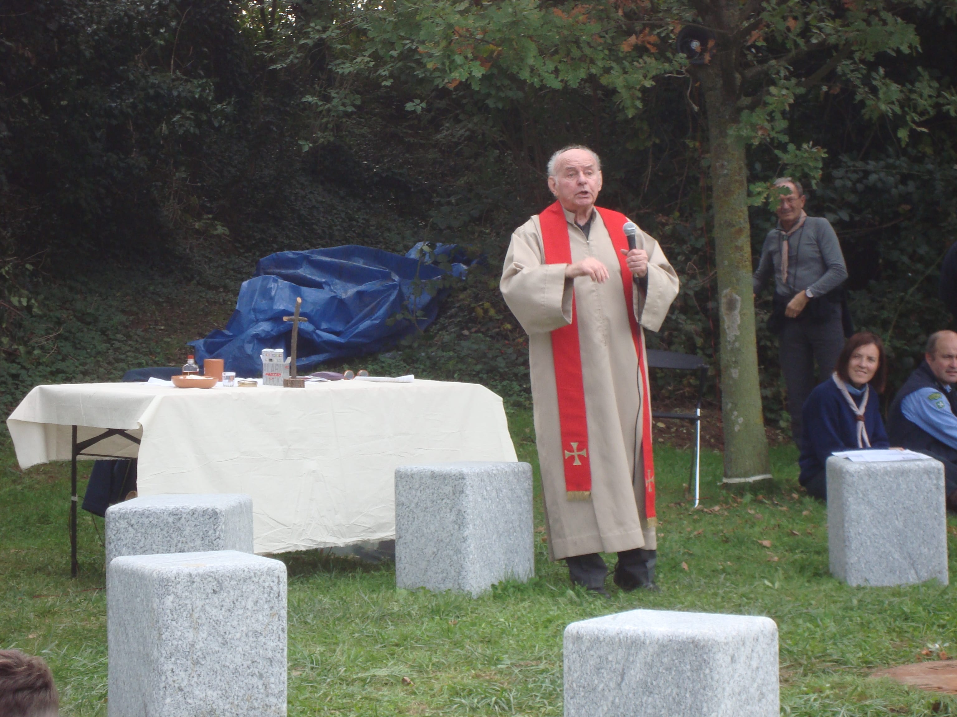 Saronnesi in lutto per la scomparsa di padre Giuseppe Viganò