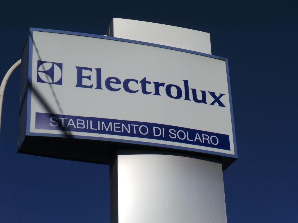 Electrolux compra sul mercato nonostante la crisi