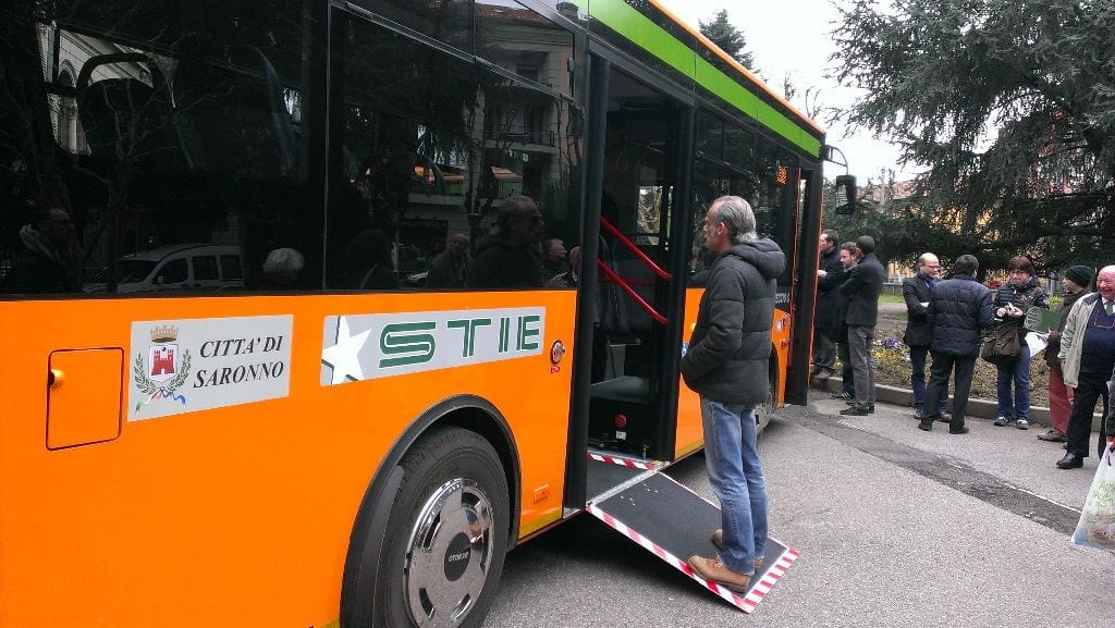 Razionalizzazione bus, Comi chiede meno smog e costi: “No tagli alle fermate”