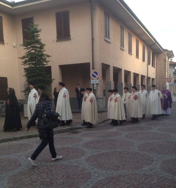 La processione dei cavalieri del Santo Sepolcro