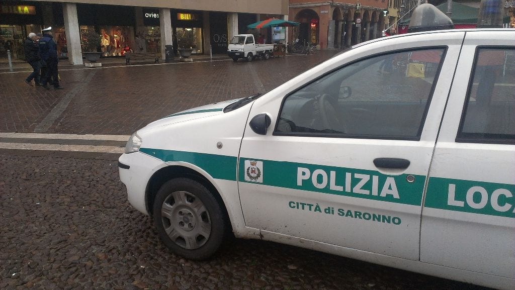 Commerciante rintraccia ladro di iPhone in corso Italia