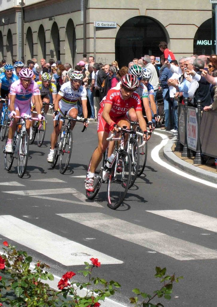 Torna il Giro: passerà da Saronno e Uboldo