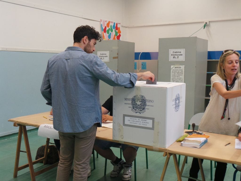 Elezioni 2015: il sondaggio vede una sfida Licata-Silighini/Fagioli