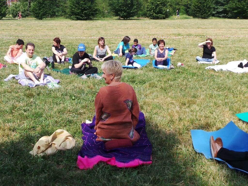 “Quattro passi di pace”: laboratori e yoga al parco Lura