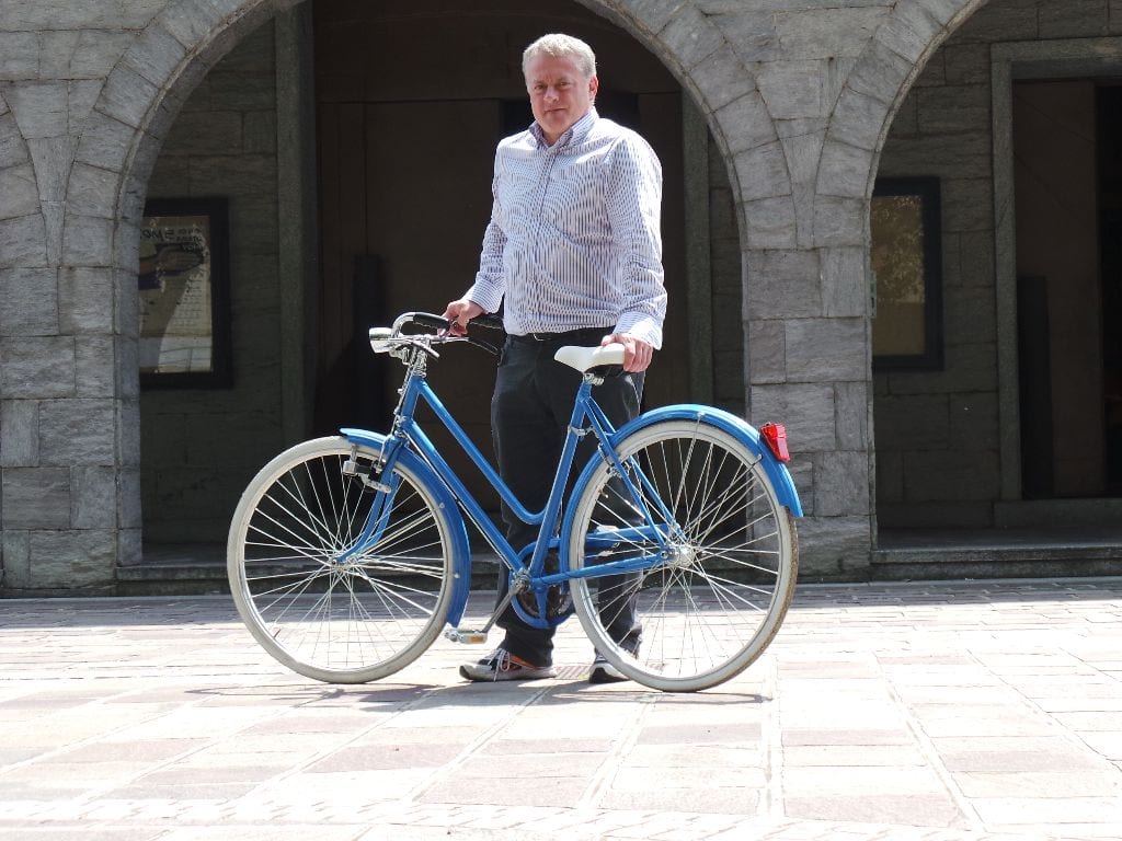 “Aiutiamo don Fabio!” E Paleardi ci mette la bici “made in Saronno”