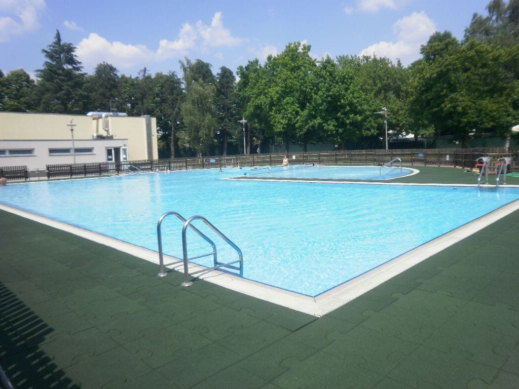 La stagione estiva della piscina saronnese è al via