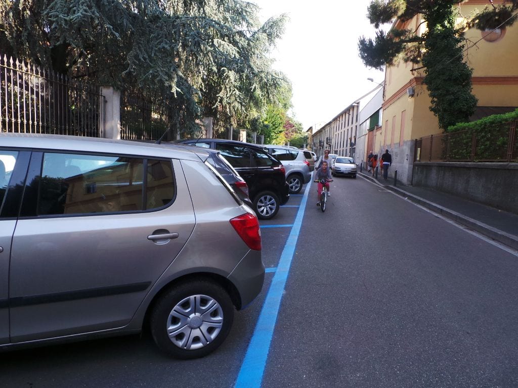 Limite di 10 all’ora in via Legnani a Saronno. Lega: “Non c’è limite al peggio”
