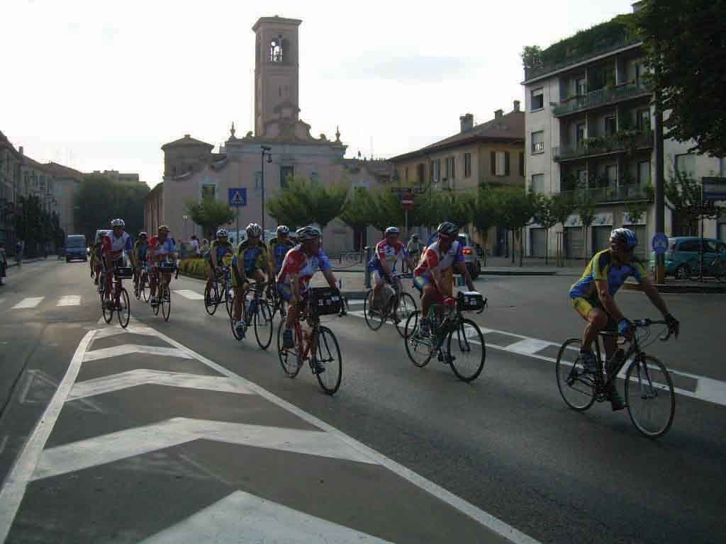 Pedalata Saronno-Challans: ciclisti in sella oggi alle 7
