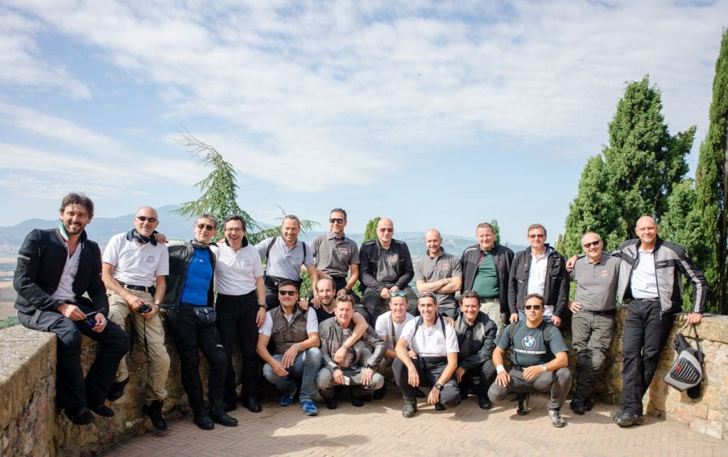 ‘GnuranTour: serpente saronnese di 19 moto in Toscana