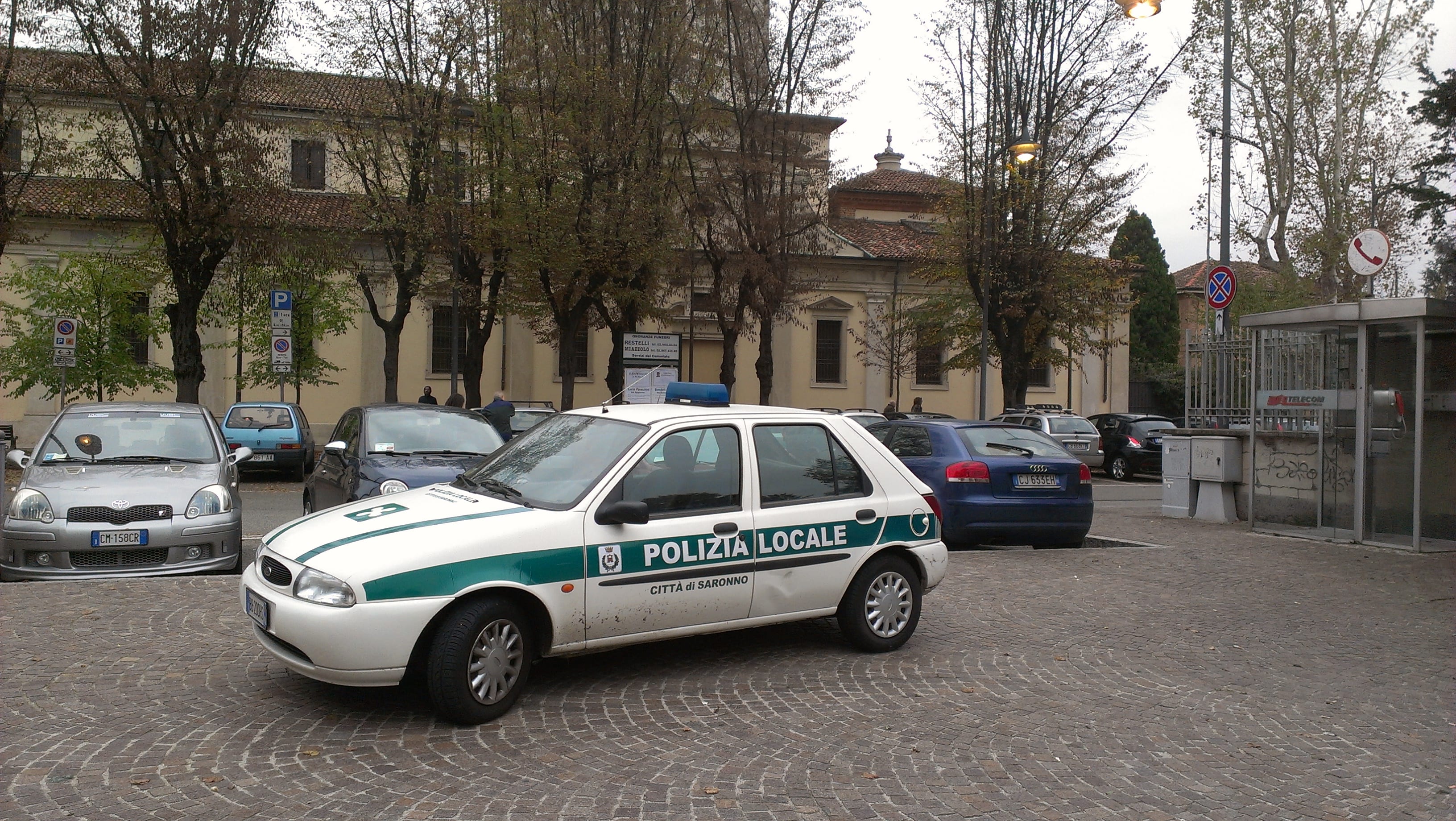 Cento euro di multa per il parcheggiatore abusivo di viale Santuario