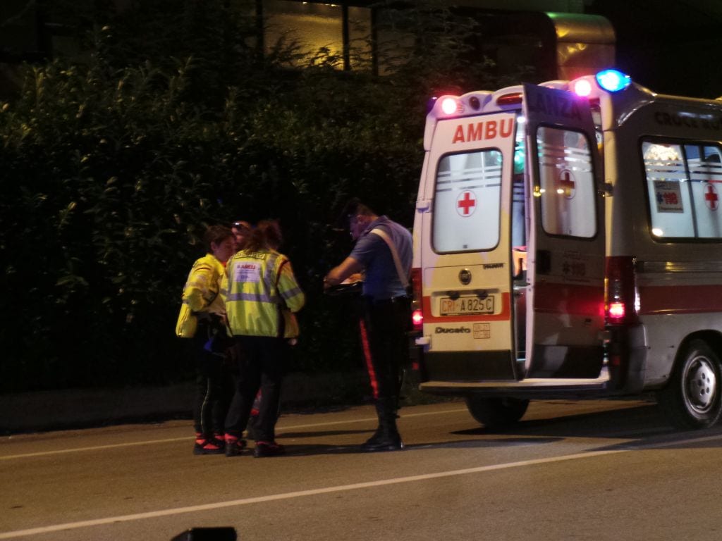 Incidente in via Varese a Saronno, motociclista all’ospedale