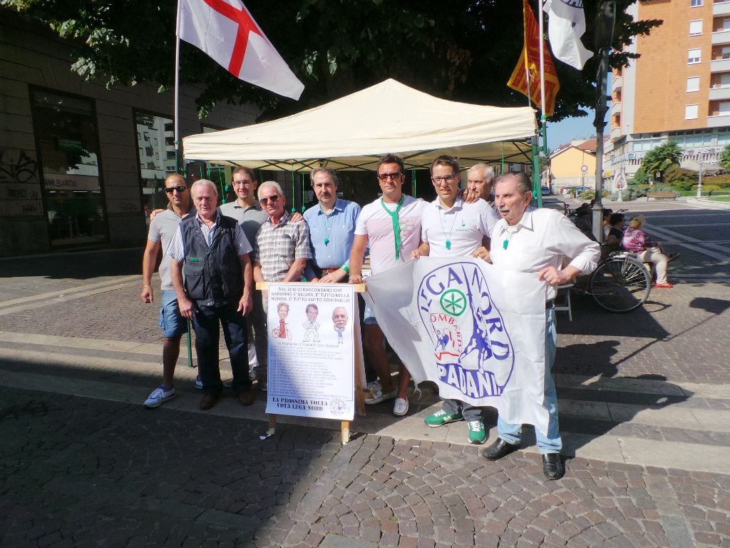 Gerenzano: banchetto informativo della Lega Nord in piazza De Gasperi
