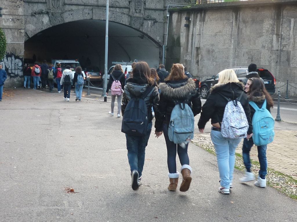 Covid a scuola a Saronno: quasi 50 studenti positivi, 17 classi sotto sorveglianza sanitaria
