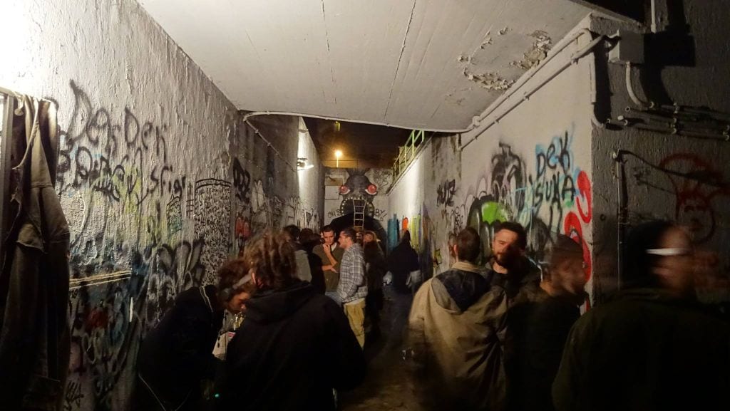 Telos torna ovunque: graffiti e musica nel sottopassaggio