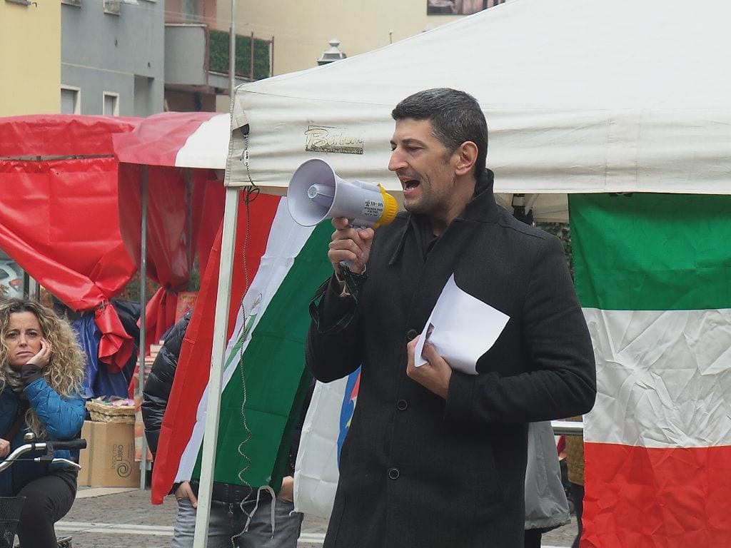 Silighini oggi in piazza per petizione anti-Fagioli: “Dimettiti!”