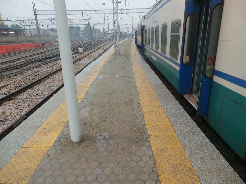 Ferrovia, vandalizzato il Saronno-Albairate: corsa cancellata