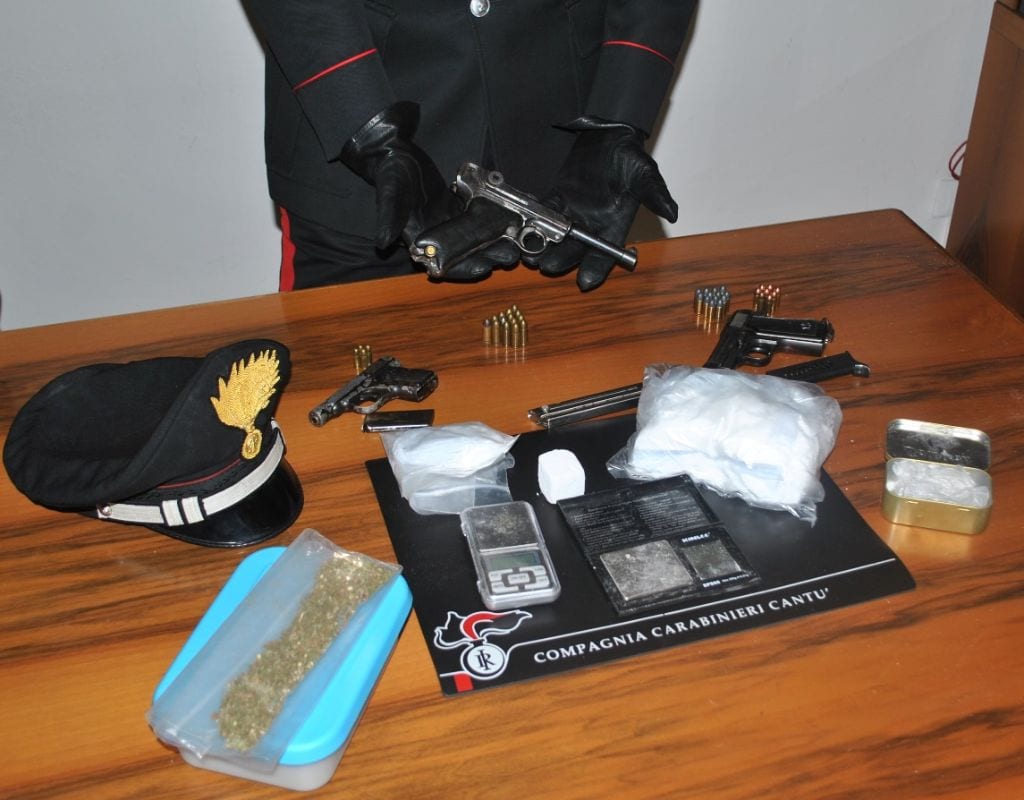 Armi e droga: due arresti nel vicino comasco