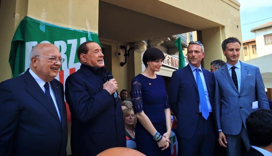 Addio Silvio Berlusconi, ultima visita a Saronno per vedere la casa del padre e… il Milan Club Stella