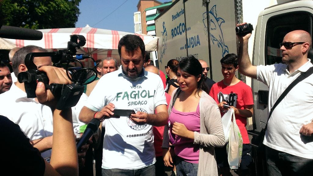 Il candidato sindaco Pierluigi Gilli dà il benvenuto a Matteo Salvini a Saronno