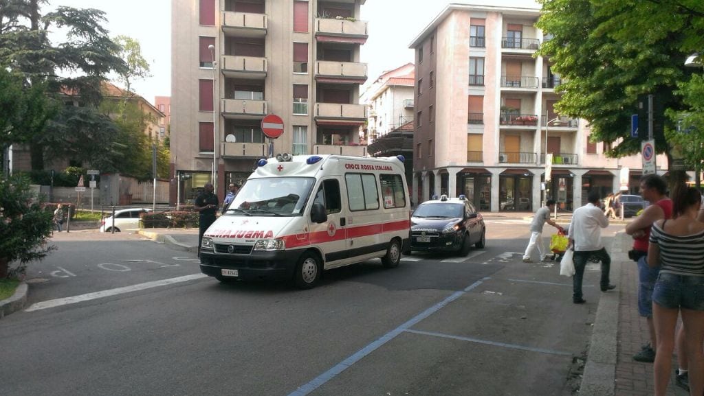 Scontro auto-bici a Gerenzano, ciclista all’ospedale
