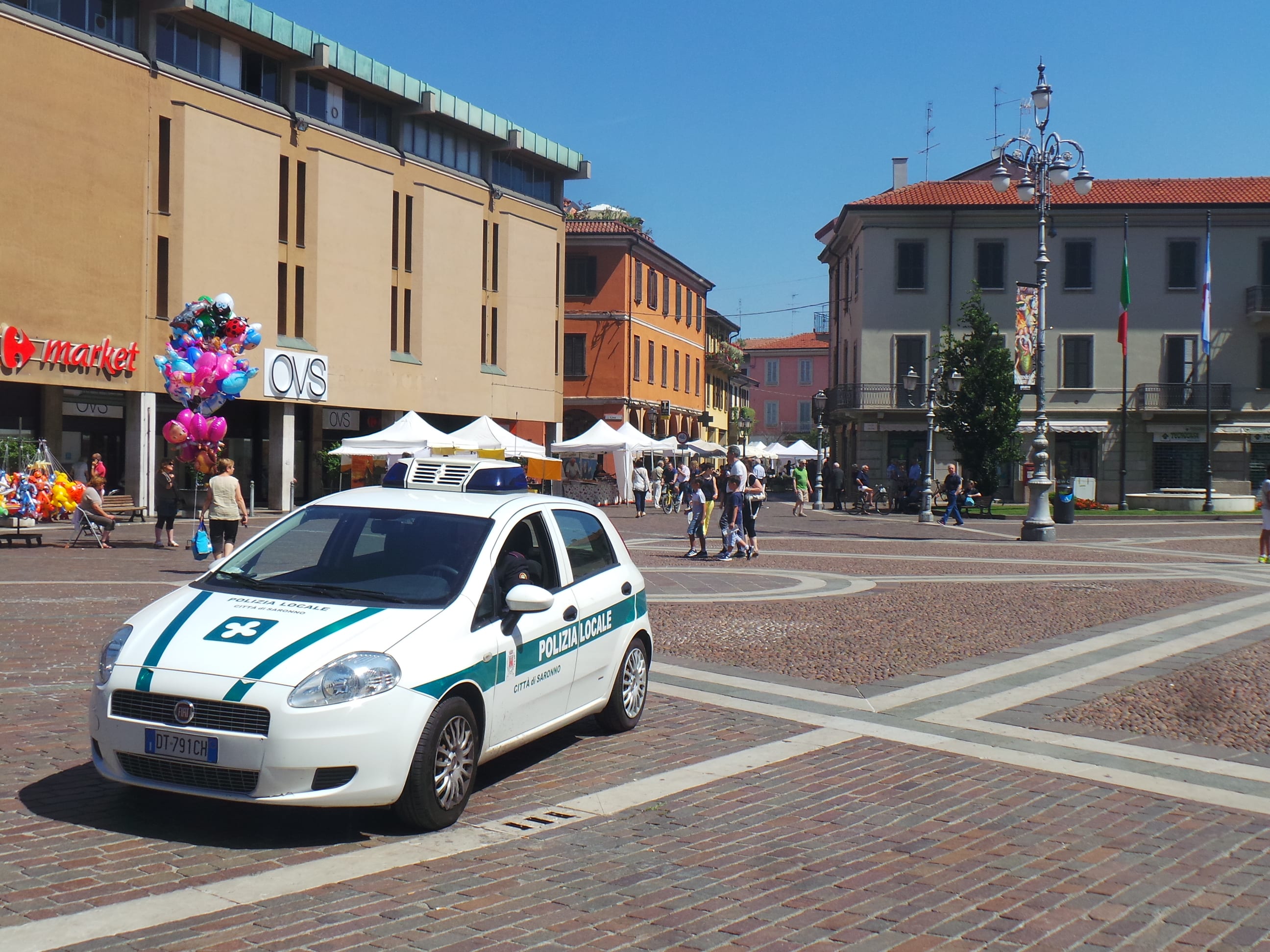 Ubriaco in corso Italia, soccorso dall’ambulanza