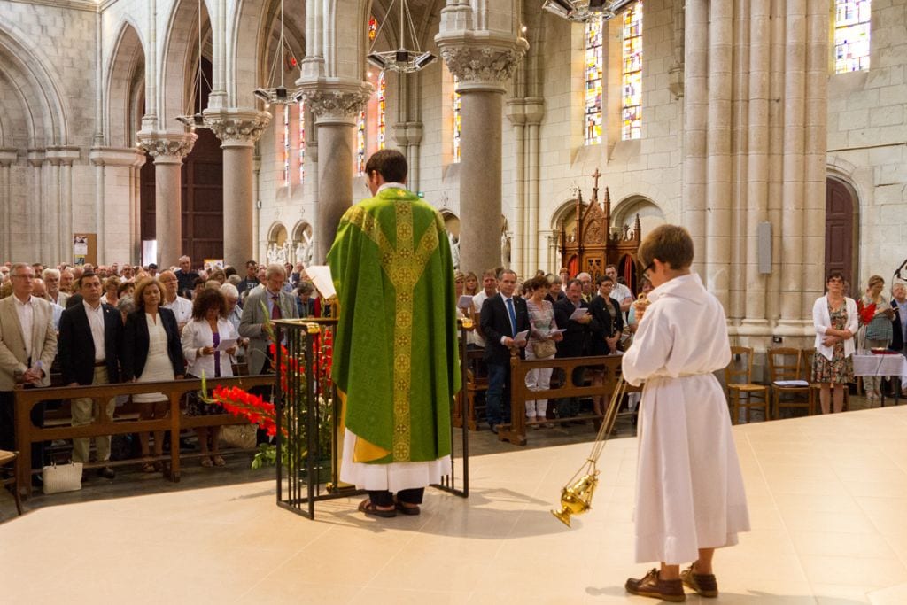Challans, nelle messe, anche online, si annuncia l’omaggio a Saronno