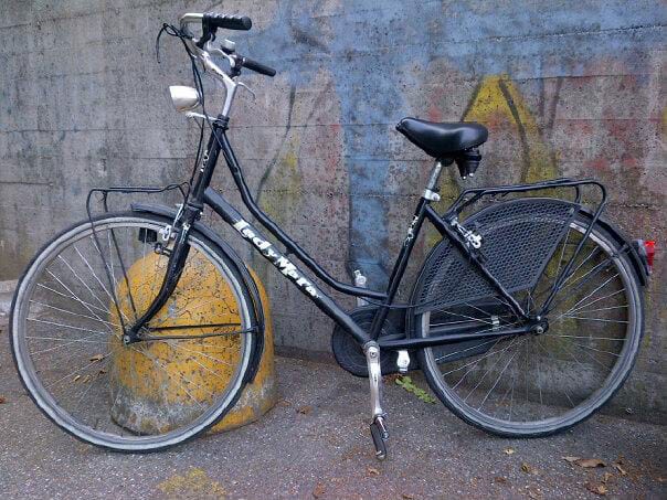 L’ex assessore trova una bici abbandonata e cerca il proprietario su Fb