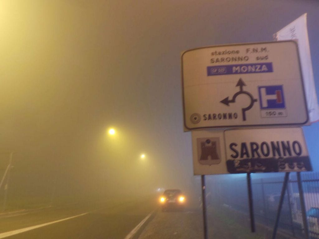 Banco di nebbia avvolge Saronno