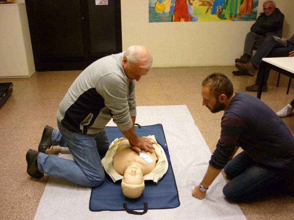 Uboldo: defibrillatore in oratorio, completato il corso per i volontari
