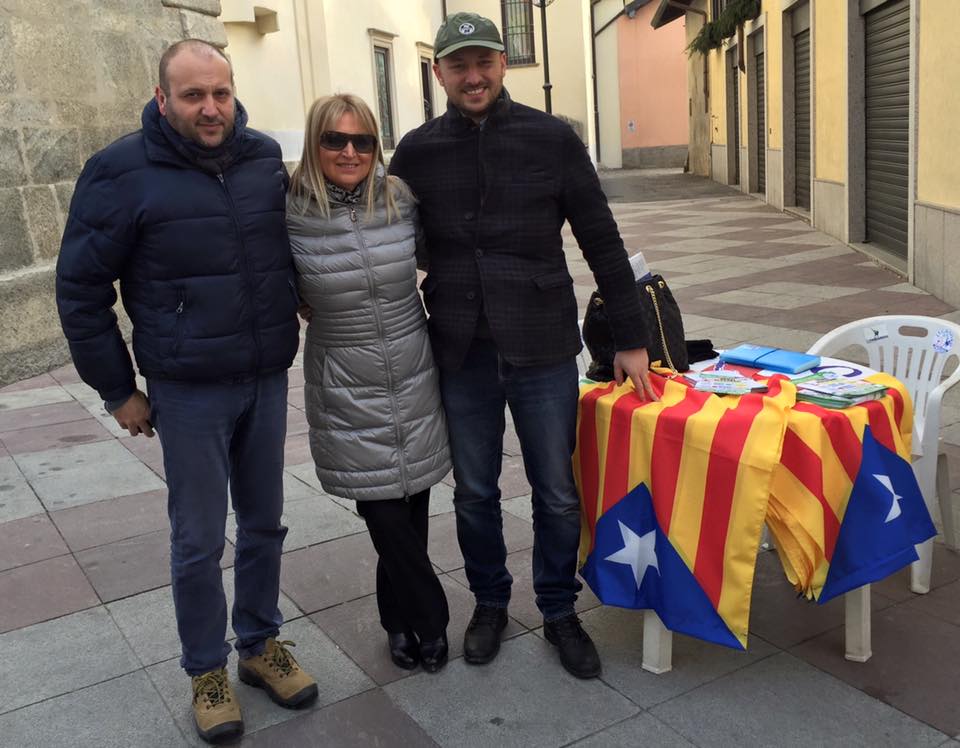 Lazzate sventola le bandiere della Catalogna indipendente