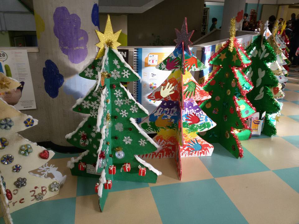 Dalle scuole i primi alberi di Natale per decorare la città