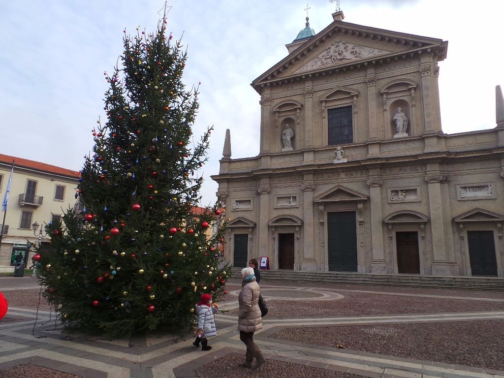 Saronno e San Fratello unite… anche nei vandalismi natalizi