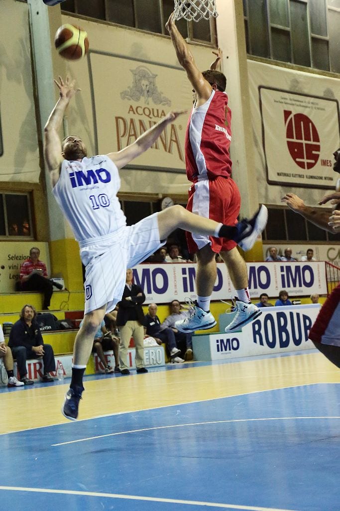 Basket serie C: si ferma a 15 il record di vittorie, la Imo Saronno cede alla Osl Garbagnate