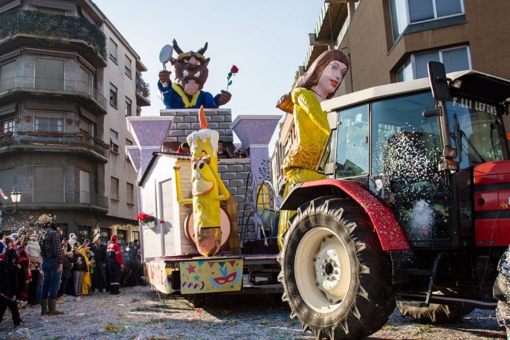 “Coleotteri, stupidotteri e bomboloni”: oggi il Carnevale cerianese