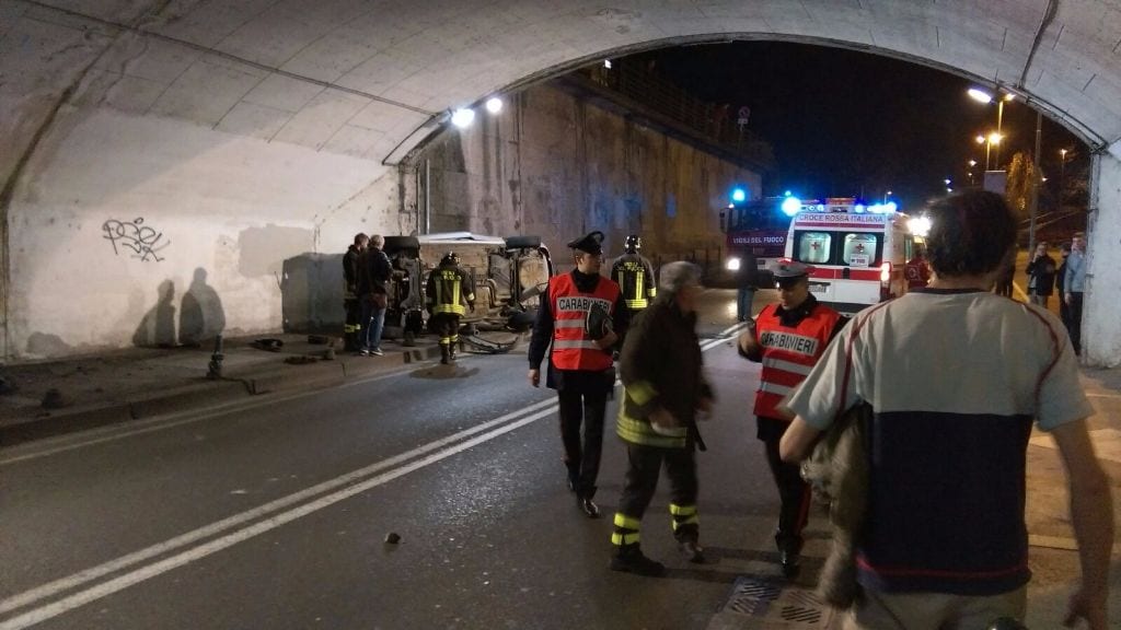 Incidente notturno in via Piave, un ferito