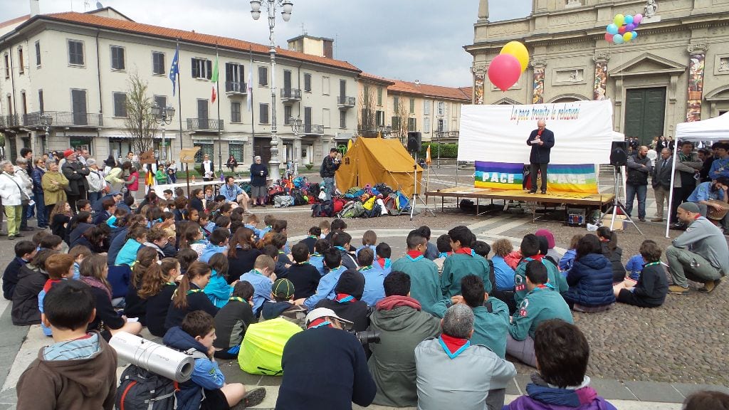 Scout per la pace: in piazza cattolici, musulmani e ortodossi