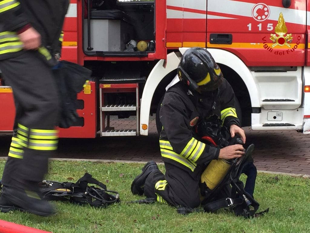 Incendio in azienda: pompieri al lavoro per 5 ore