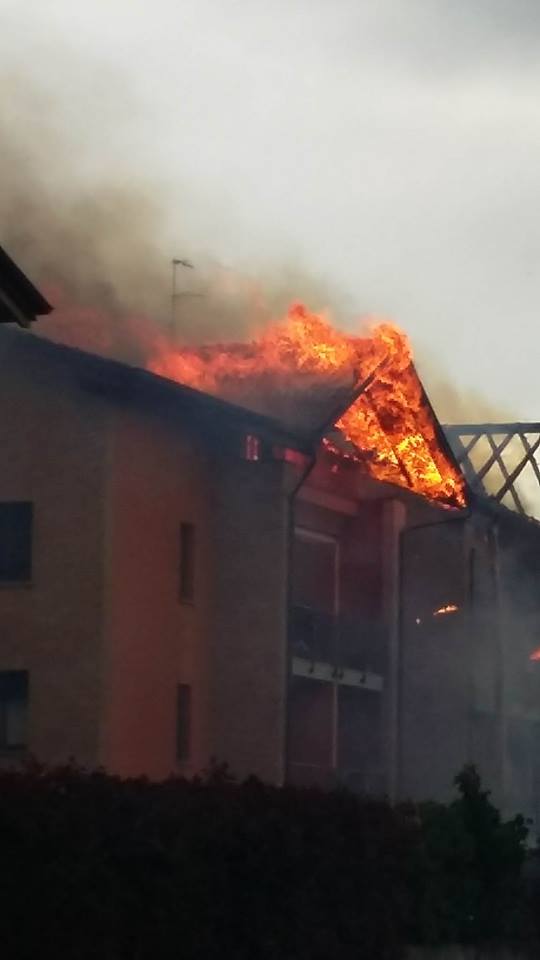 Incendio palazzina a Gerenzano: tutte le foto