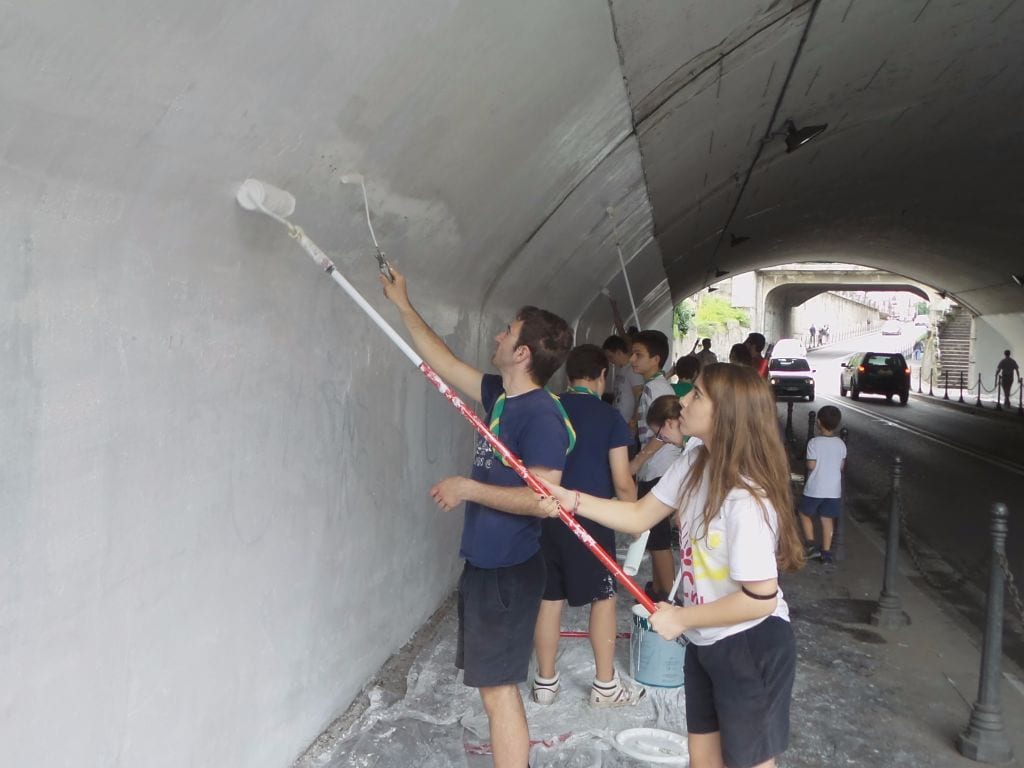 Rotaract e Leo Club insieme per ripulire i muri dai graffiti. Appuntamento a sabato
