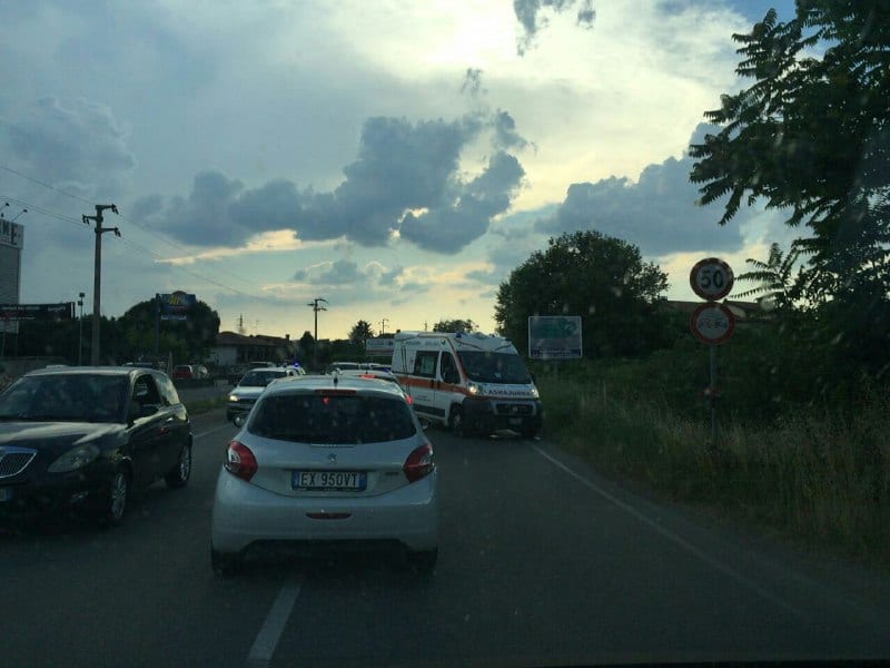 Botto fra tre auto in Varesina: 7 feriti fra cui due bambini
